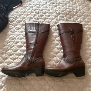 Clarks Women's Chestnut Heeled Boots